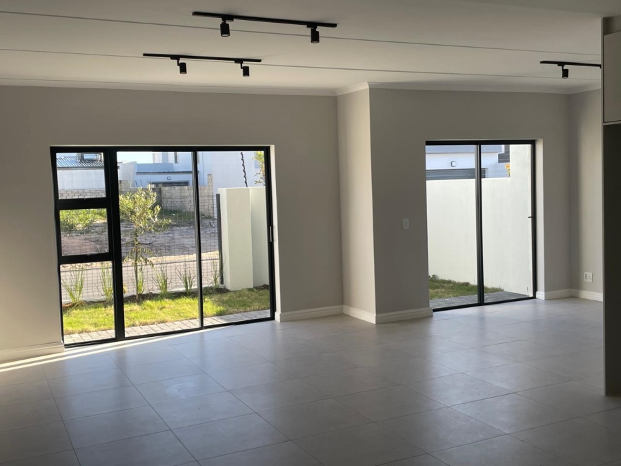 3 Bedroom Property for Sale in Sandown Western Cape